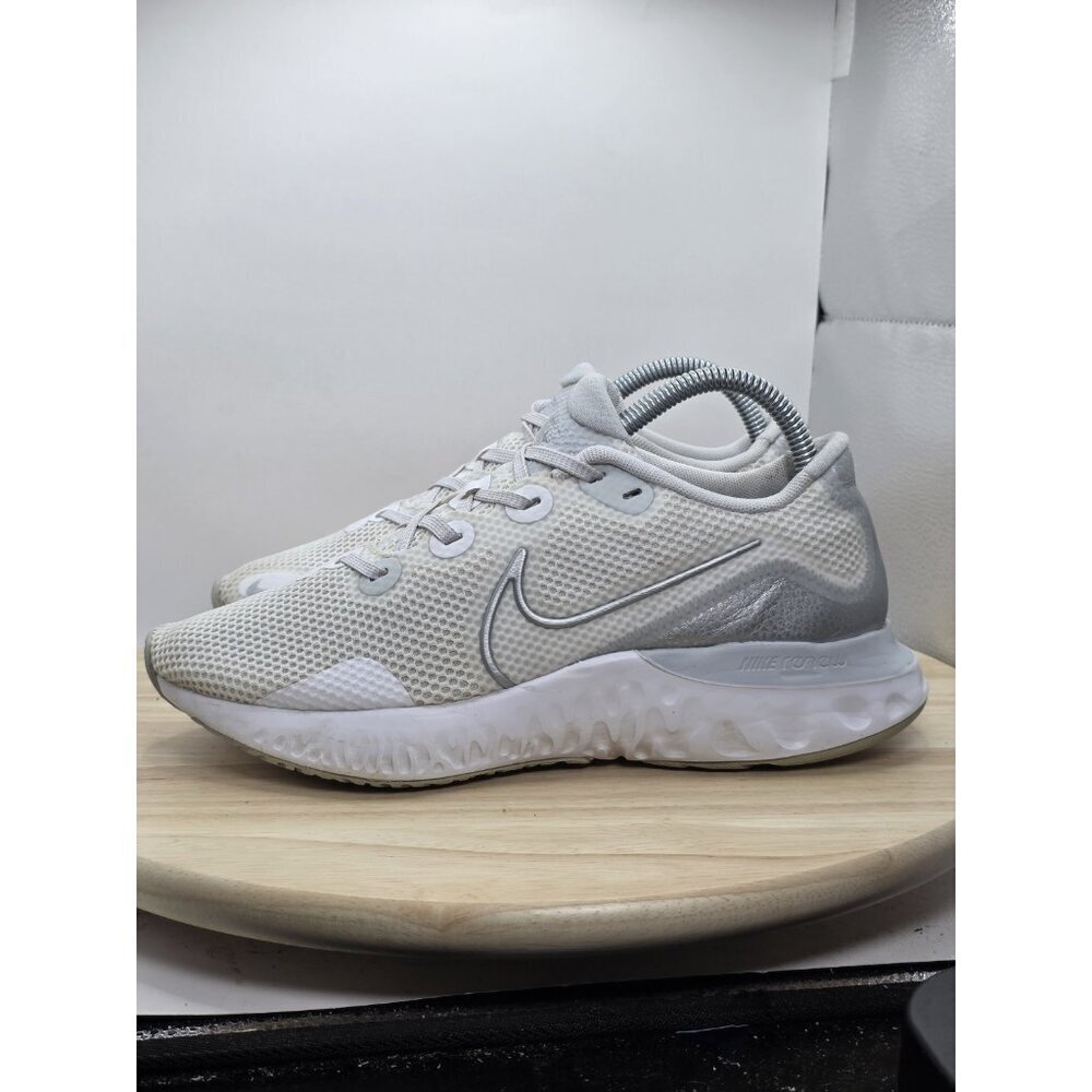 Nike Renew Run CK6360-003 White Running Shoes Sneakers‎ Women's Size 8